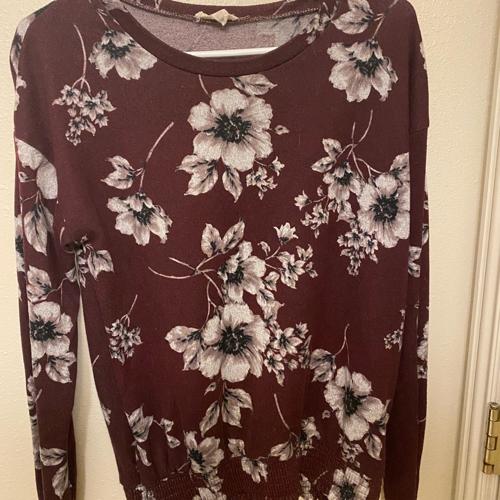 Como Blu Sweater, Maroon with purple flowers, Size Small but fits like a Medium